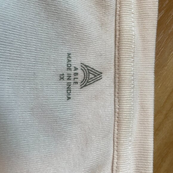 Embroidered boxy front pocket tee - Picture 5 of 9